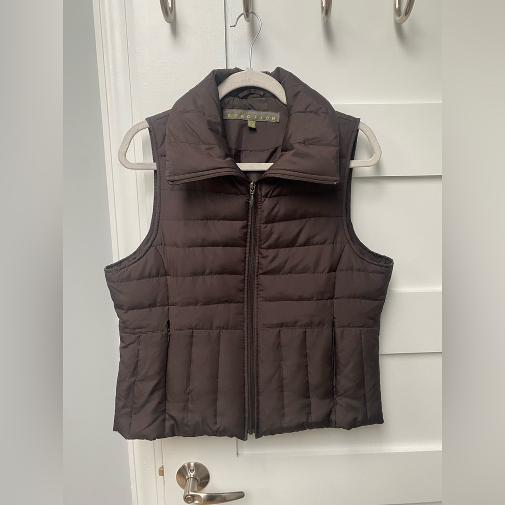 Kenneth Cole Reaction Brown Feather down blend Woman’s Vest - Picture 2 of 7